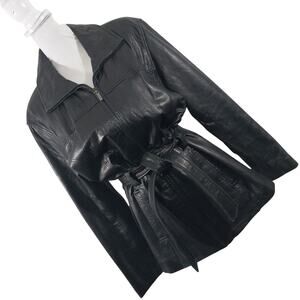 JLC NEW YORK! ADORABLE BLACK GENUINE LEATHER BELTED WAIST JACKET, COAT! SZ M